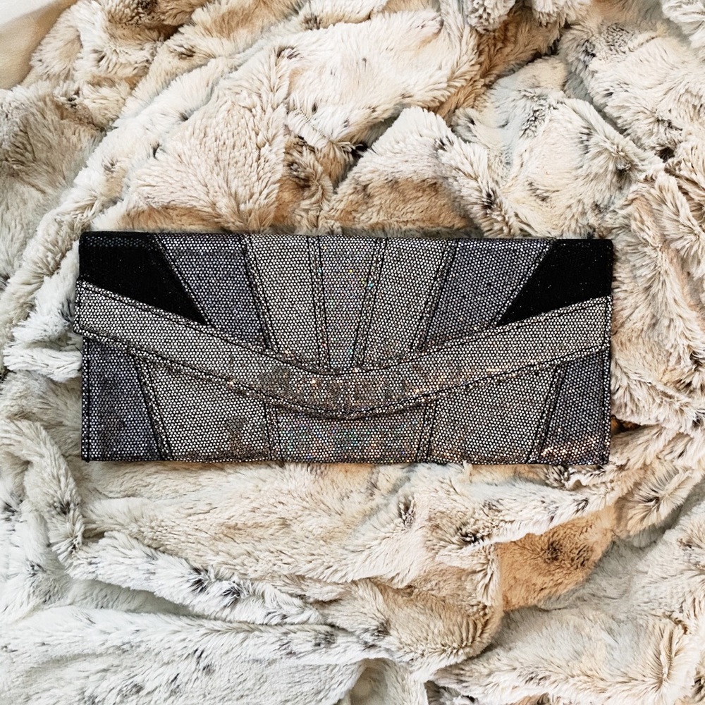 ✨NEW✨ Sparkly Clutch with Chain Shoulder Strap